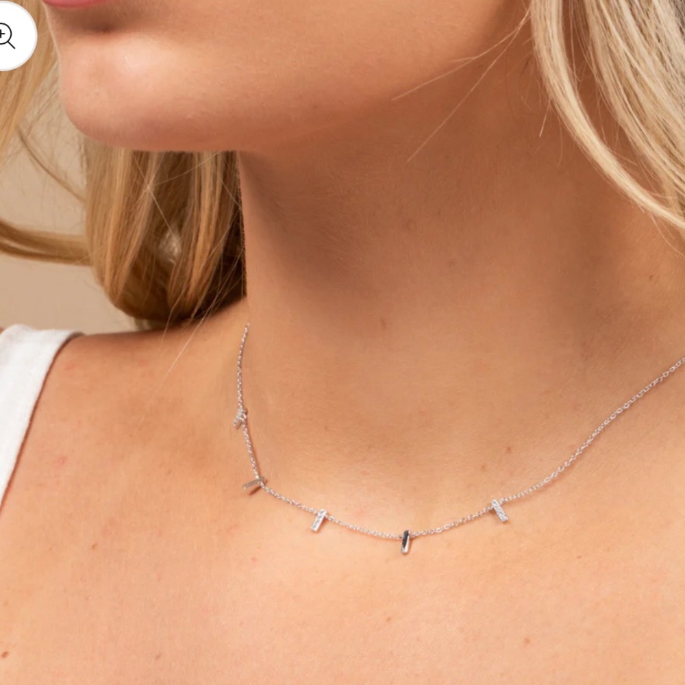 NWT Countess Necklace